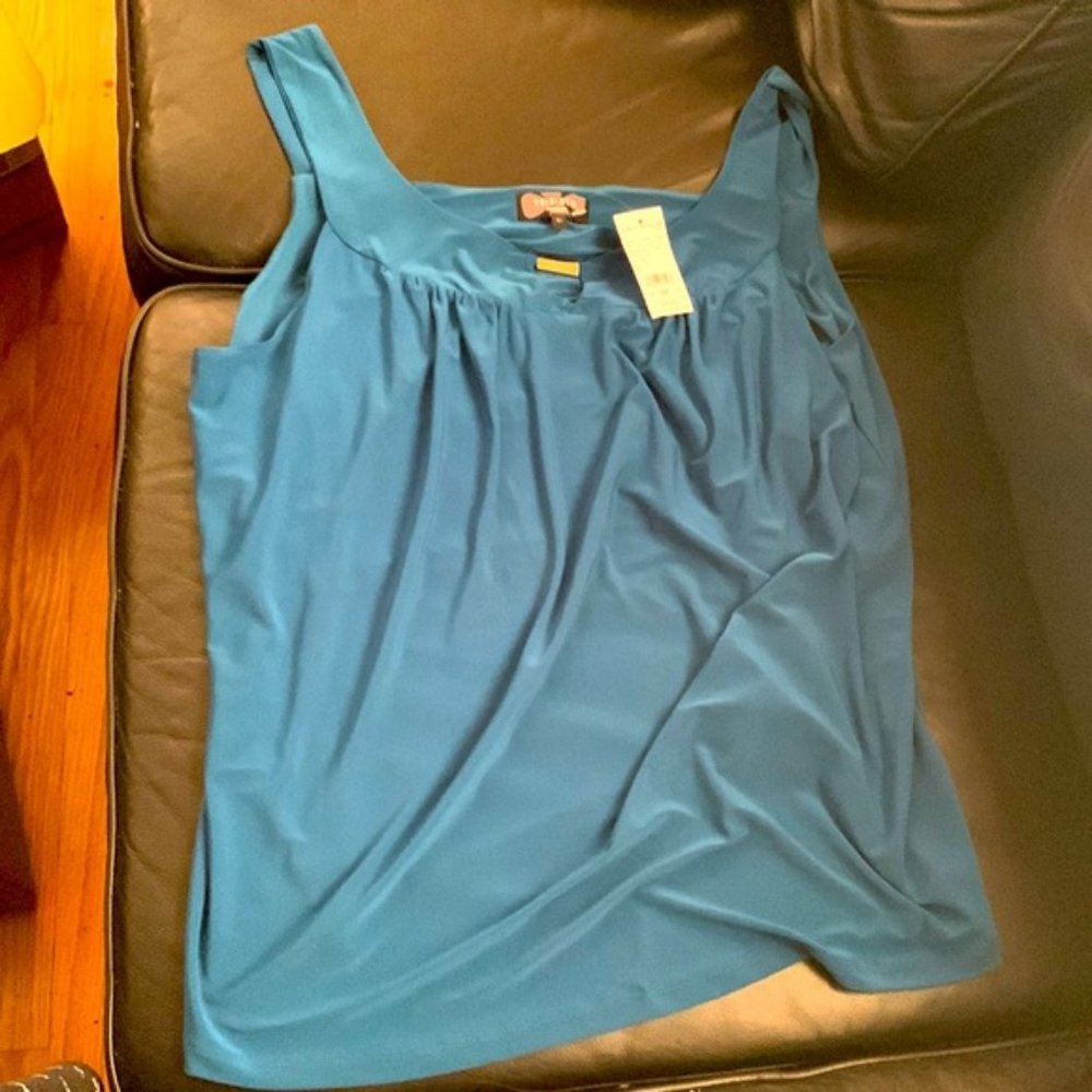 NWT Laura Plus teal blue cami tank with metal keyhole neckline size 3